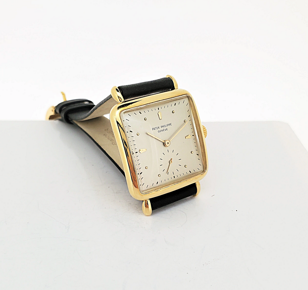 Patek Philippe 2492J Square Cushion Watch circa 1951 – PatekMonger