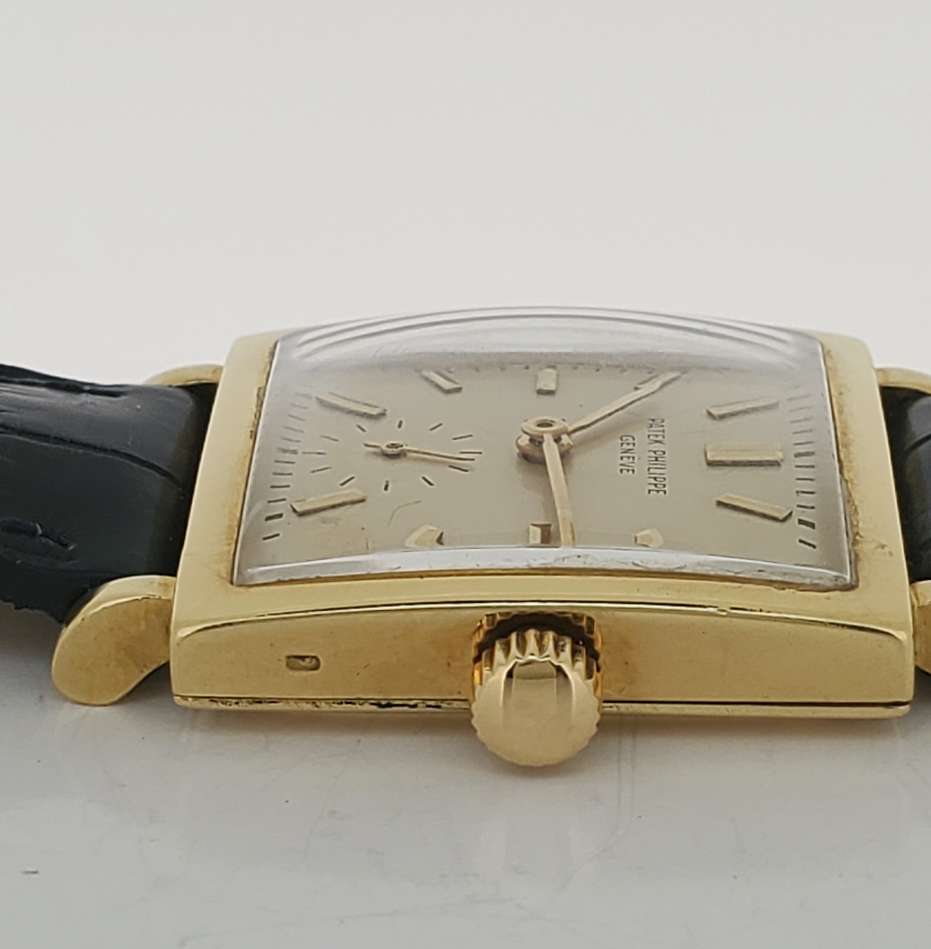 Patek Philippe 1431 Vintage Square Shape Unisex Watch Circa 1948 –  PatekMonger