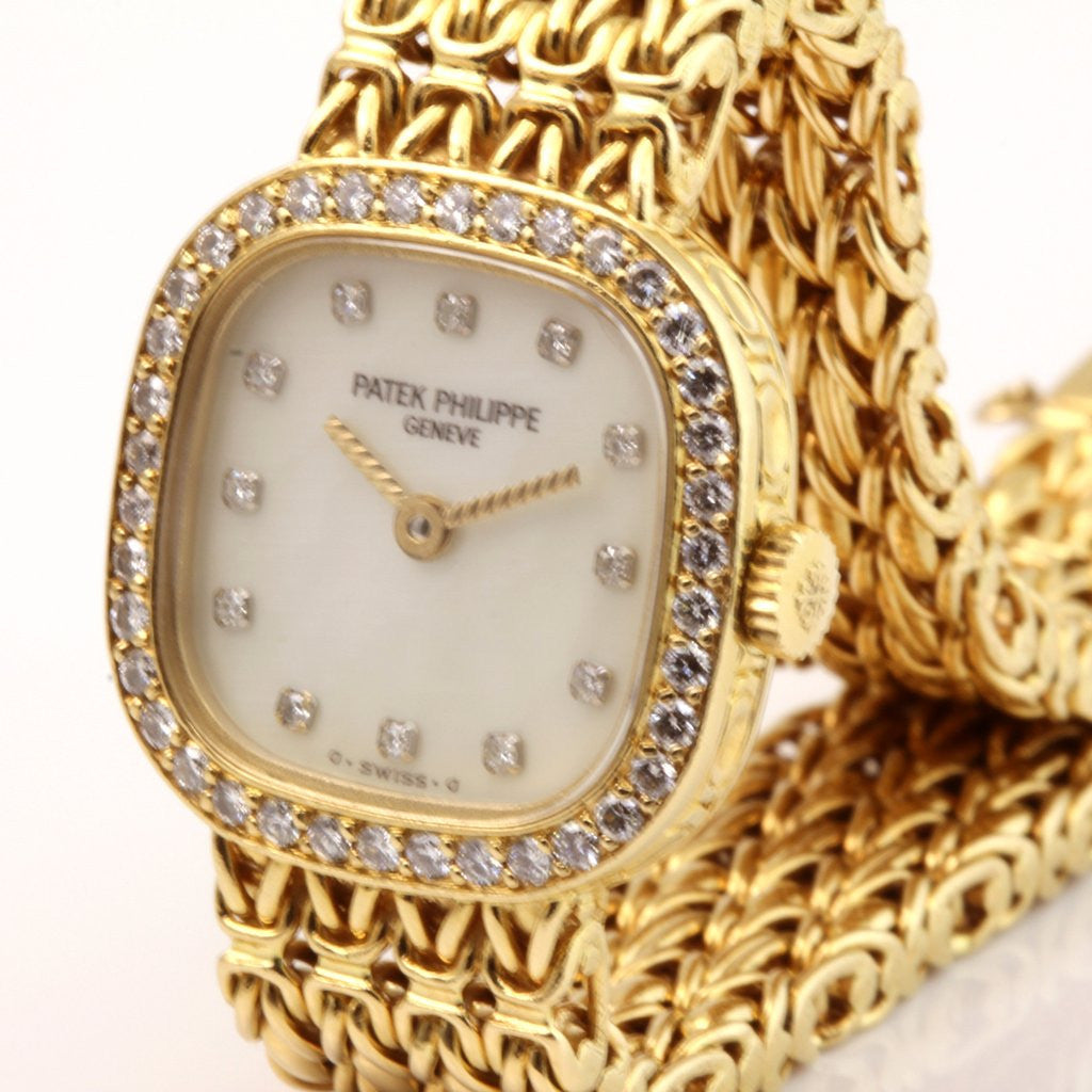 Patek Philippe 4712/1J Ladies Diamond Watch